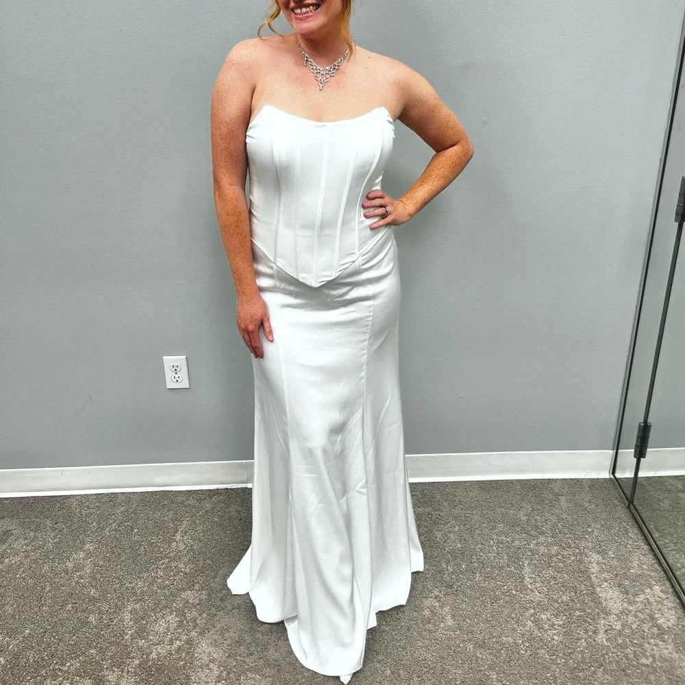 Galina White Corset Dress - Picture 4 of 4